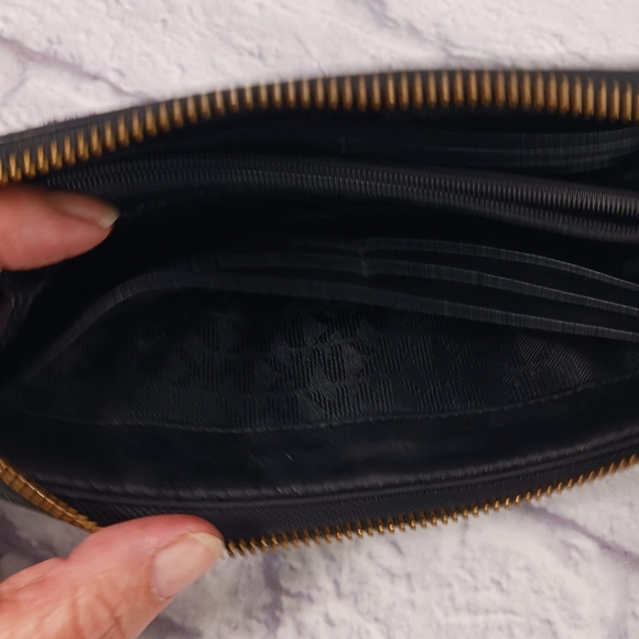 Michael Kors black and tan signature canvas and leather zip wallet - Picture 9 of 14